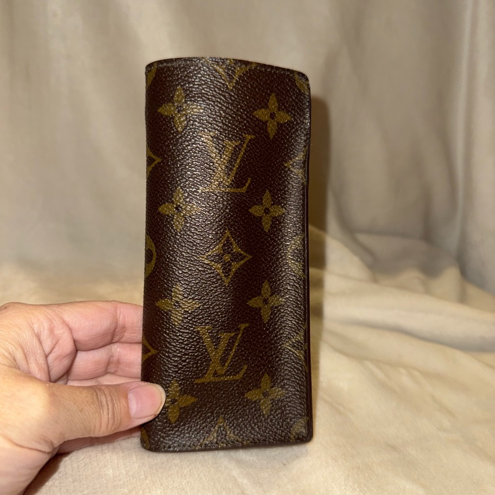 Louis Vuitton Brown Monogram Eeye / Sunglasses Holder